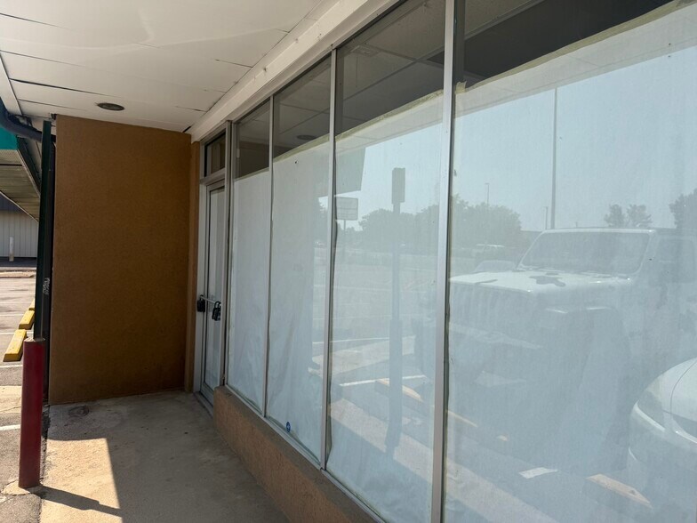 More Photos Of 2715 S Colorado Blvd, Denver Unknown For Lease