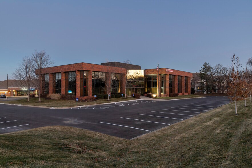 More Photos Of 10990 Quivira Rd, Overland Park Office For Sale