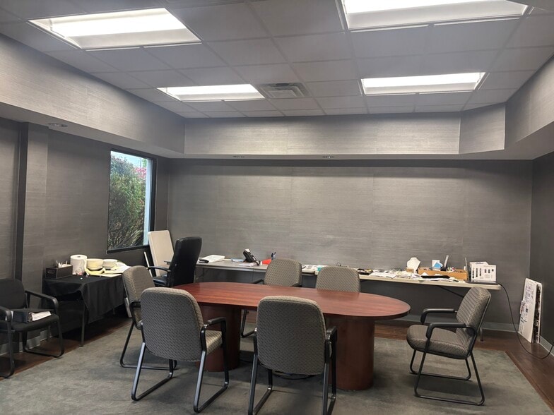 More Photos Of 41 Western Industrial Dr, Cranston Research And Development For Sale