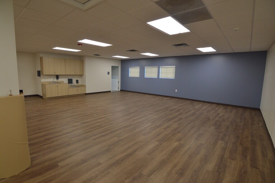More Photos Of 3427 Northeast Pky, San Antonio Service For Sale