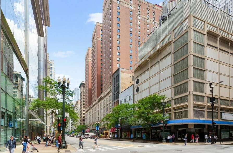 More Photos Of 17 E Monroe St, Chicago Hotel For Sale