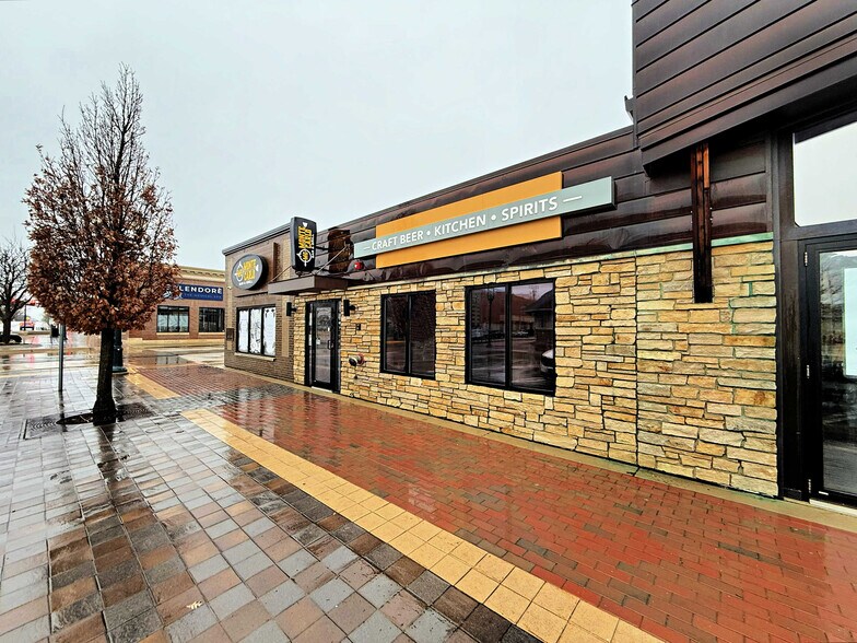 More Photos Of 421 Main St, Cedar Falls Restaurant For Sale