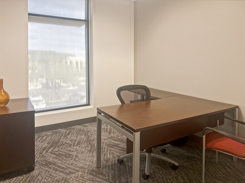 More Photos Of 7455 Arroyo Crossing Pky, Las Vegas Coworking Space