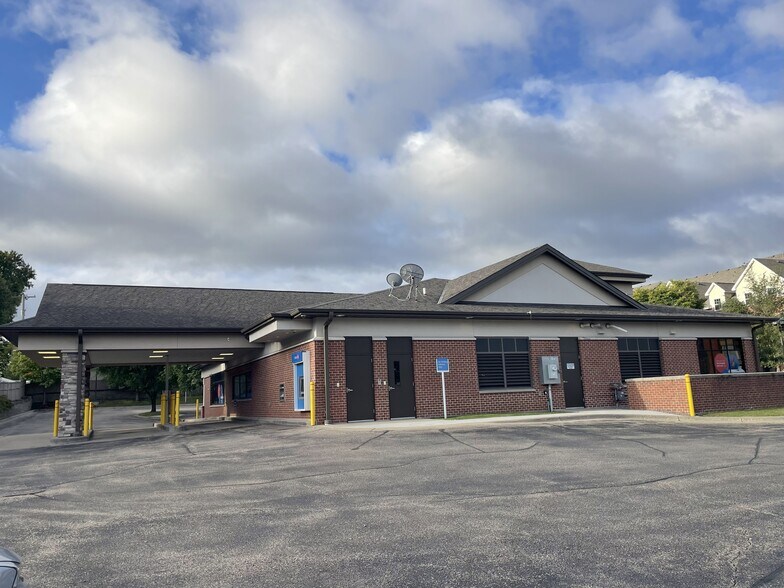 More Photos Of 522 Snelling Ave S, Saint Paul Bank For Sale