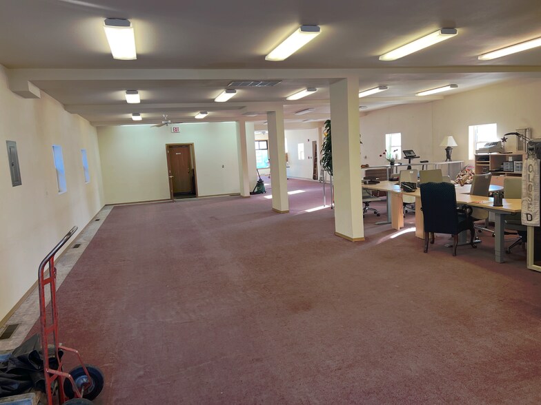 More Photos Of 1825 N Richmond St, Appleton Storefront Retail Office For Lease