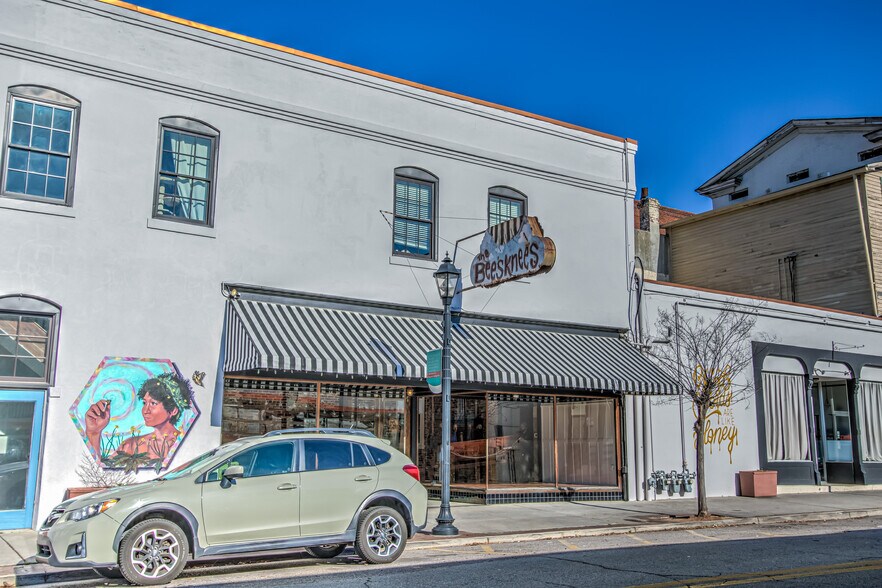 More Photos Of 215 10th St, Augusta General Retail For Sale
