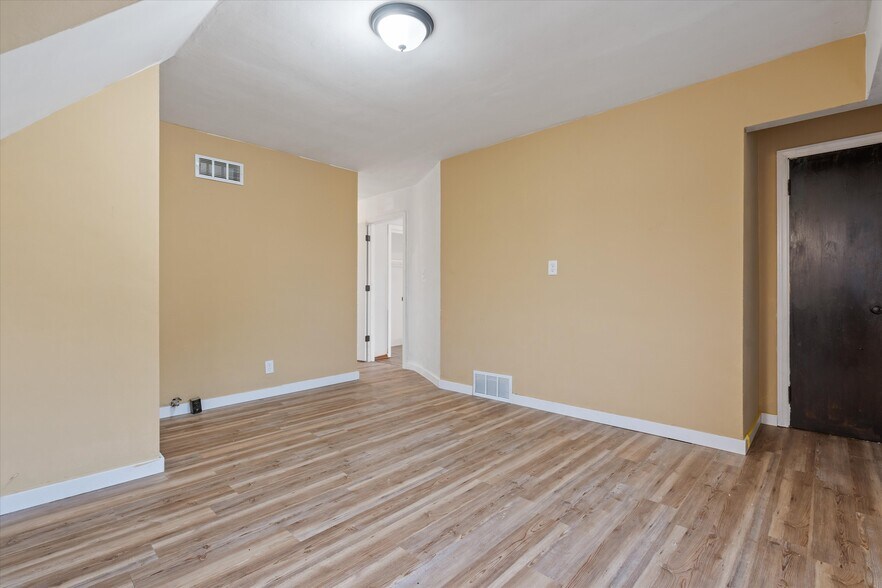 More Photos Of 1322 W Concordia Ave, Milwaukee Multifamily For Sale