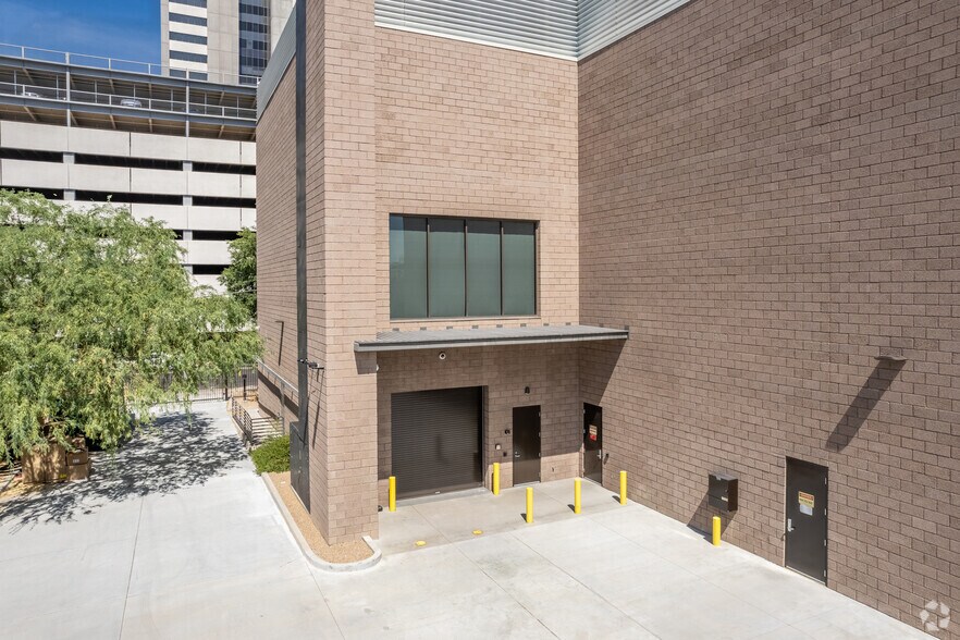 More Photos Of 4010 N 3rd St, Phoenix Unknown For Lease