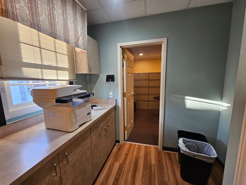 More Photos Of 32 Church St, Flemington Office Residential For Lease