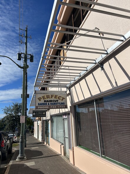 More Photos Of 3580-3588 Waialae Ave, Honolulu Storefront Retail Office For Lease