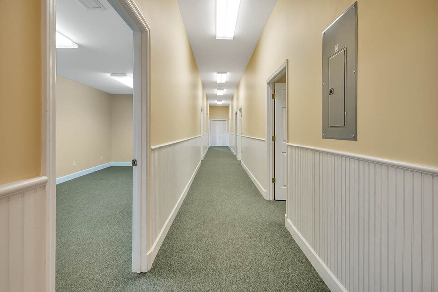 More Photos Of 124 Chapel Crossing Rd, Brunswick Office For Lease