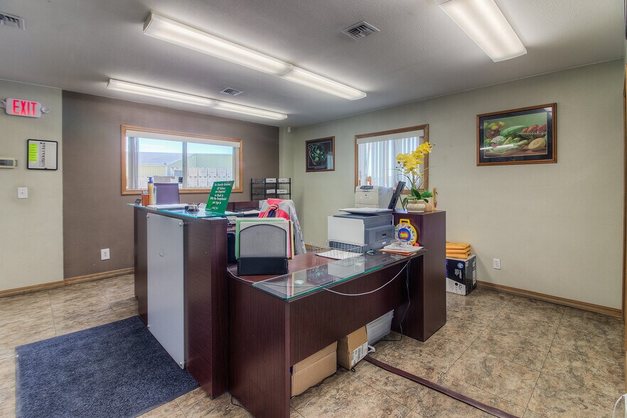 More Photos Of 1535-1541 W Lee Rd, Othello Warehouse For Sale