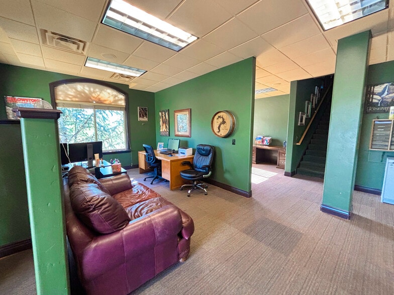 More Photos Of 11142 Highland Blvd, Highland Medical For Lease