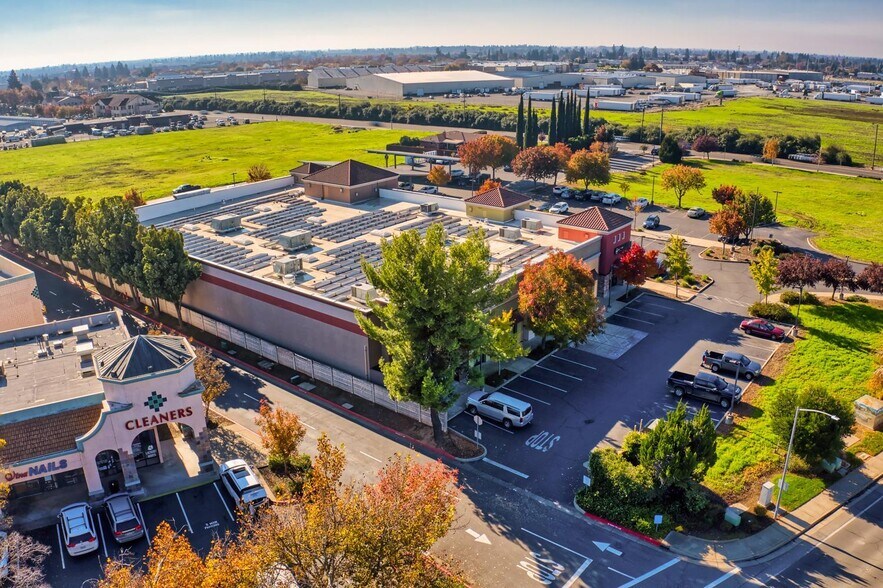 More Photos Of 1465 Tharp Rd, Yuba City General Retail For Lease