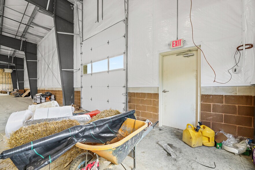 More Photos Of 2844 Westway Drive, Brunswick Warehouse For Lease