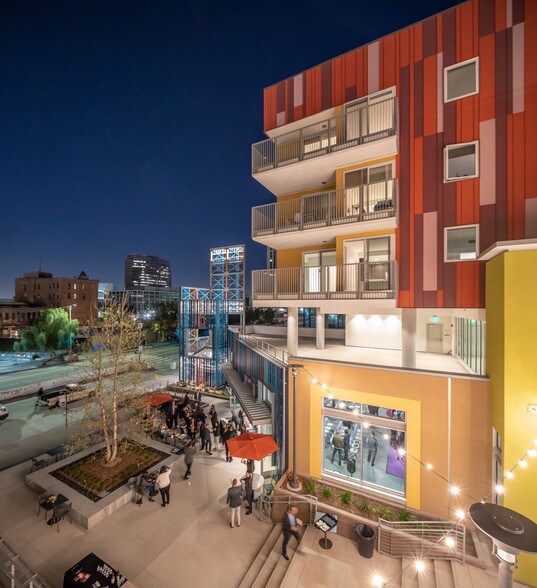 More Photos Of 555 N Spring St, Los Angeles Apartments For Lease