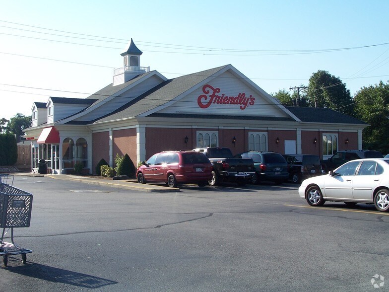 More Photos Of 1151 Fall River Ave, Seekonk Restaurant For Lease