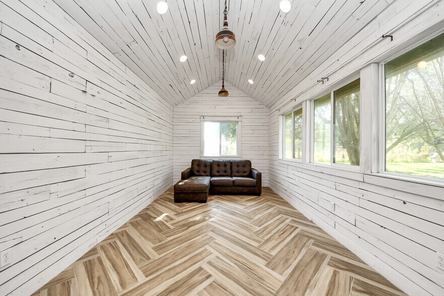 More Photos Of 17188 Highway 321, Dayton Specialty For Sale