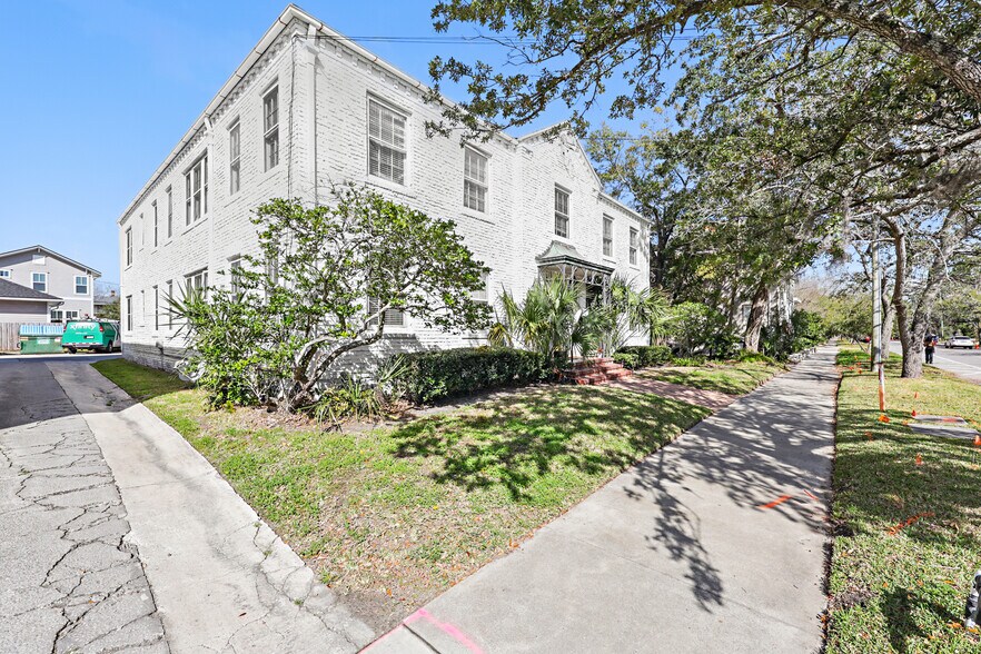 More Photos Of 2321 Riverside Ave, Jacksonville Apartments For Sale