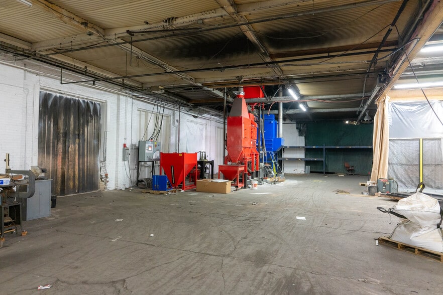 More Photos Of 2424 Columbus Rd, Springfield Warehouse For Sale