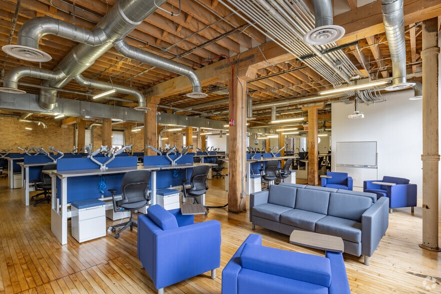 More Photos Of 320 W Ohio St, Chicago Loft Creative Space For Lease