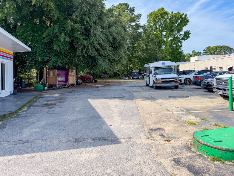 More Photos Of 5093 Dorchester Rd, Charleston Restaurant For Lease