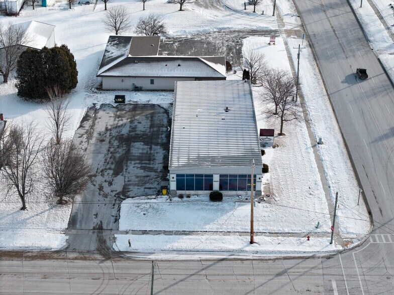 More Photos Of 3420 Dewey St, Manitowoc Freestanding For Lease