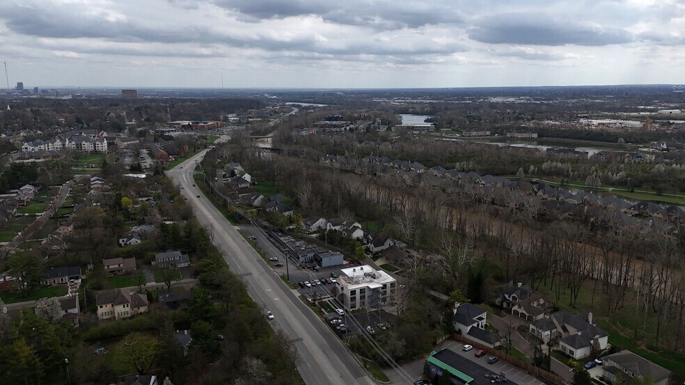 More Photos Of 2055-2081 Riverside Dr, Upper Arlington Restaurant For Sale