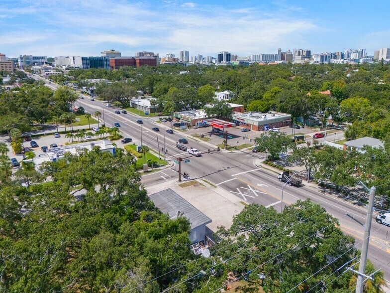 More Photos Of 1000 N Washington Blvd, Sarasota Office For Sale