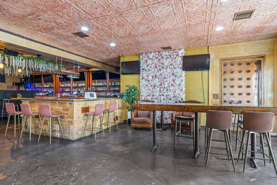 More Photos Of 419 E Main St, Ventura Restaurant For Lease