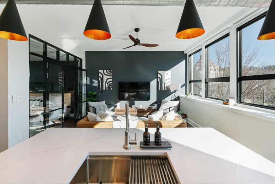 More Photos Of 122 College St, Asheville Storefront Retail Residential For Sale