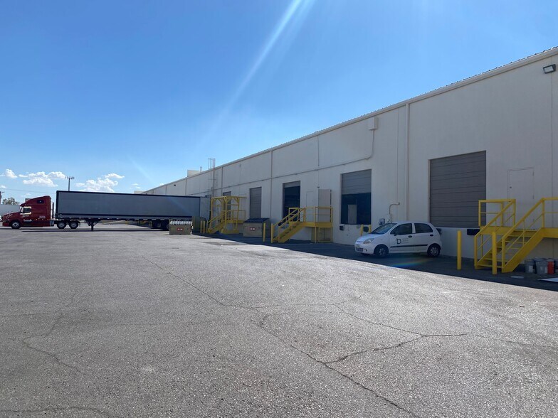 More Photos Of 11355 Rojas Dr, El Paso Warehouse For Lease