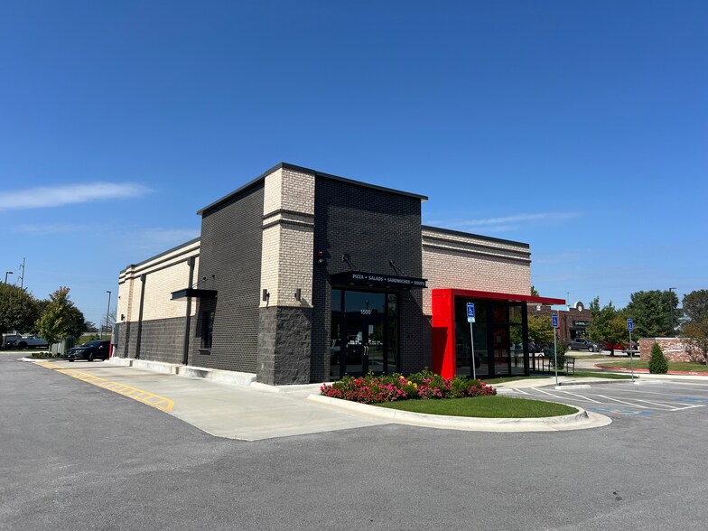 More Photos Of 1500 SE Eagle Way, Bentonville Restaurant For Sale