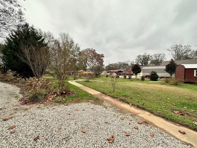 More Photos Of 601 S 7th St, Opelika Office Residential For Sale