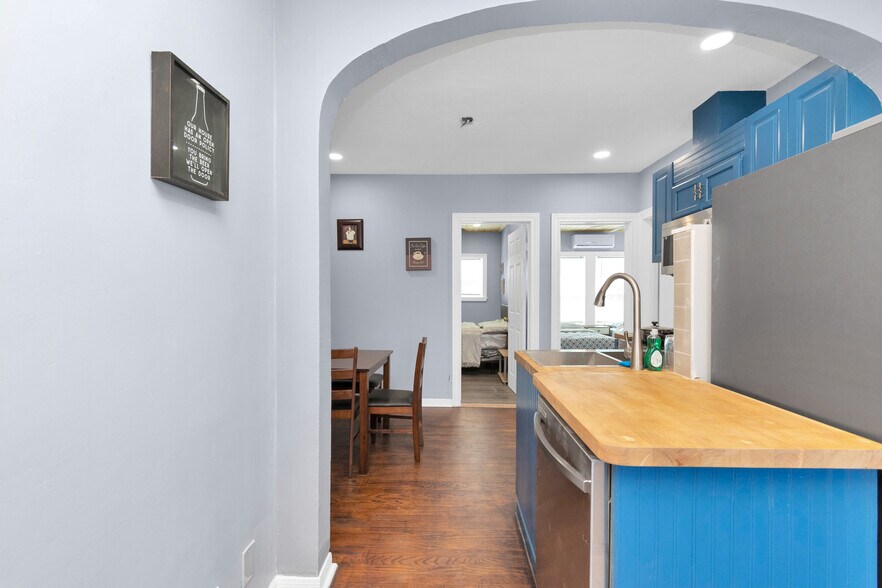 More Photos Of 915 8th St, Galveston Apartments For Sale