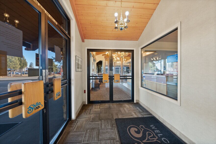 More Photos Of 3105 NE O. B. Riley Rd, Bend Hotel For Sale