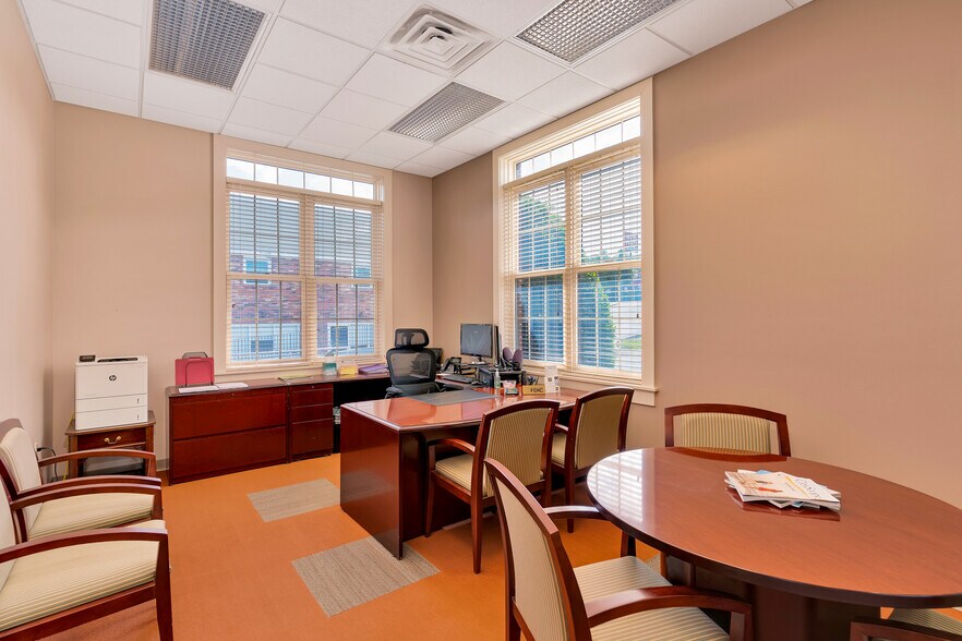 More Photos Of 4712 Hixson Pike, Hixson Bank For Sale