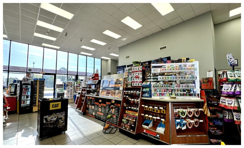 More Photos Of 3831 NW 13th St, Gainesville Service Station For Sale