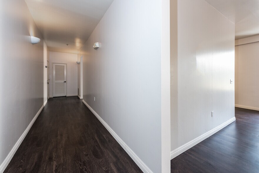 More Photos Of 1043-1045 6th Ave, San Diego Storefront Retail Residential For Sale