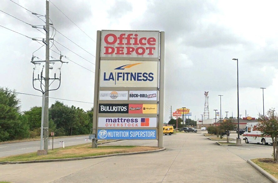 Primary Photo Of 20063 Interstate 45, Spring General Retail For Lease
