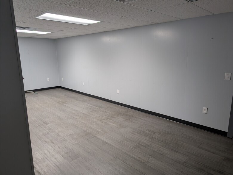 More Photos Of 4089 Pepperell Way, Dublin Manufacturing For Lease