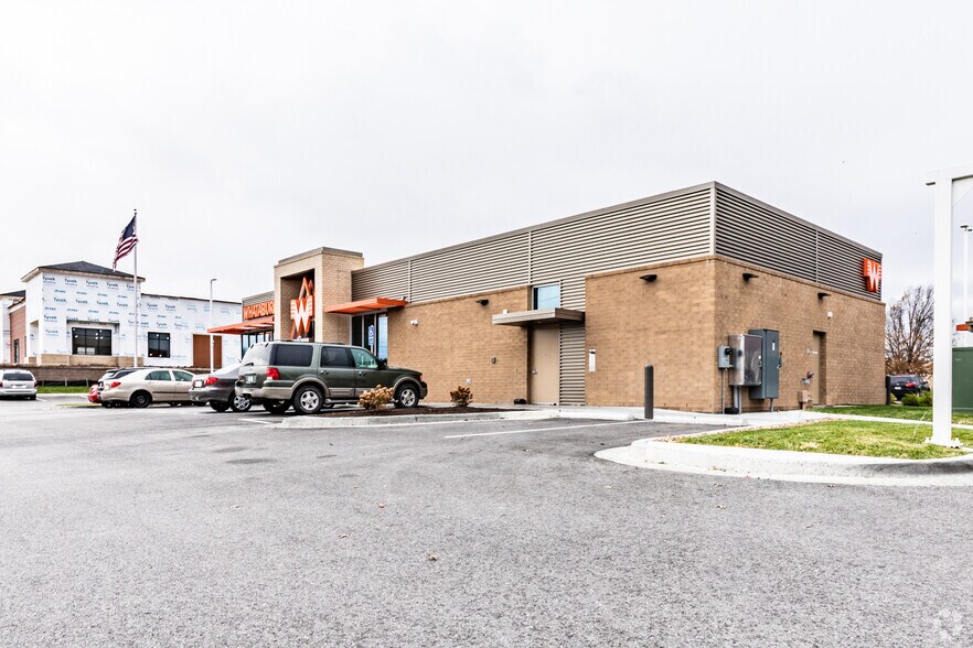 More Photos Of 1460 NE Douglas St, Lee's Summit Fast Food For Lease