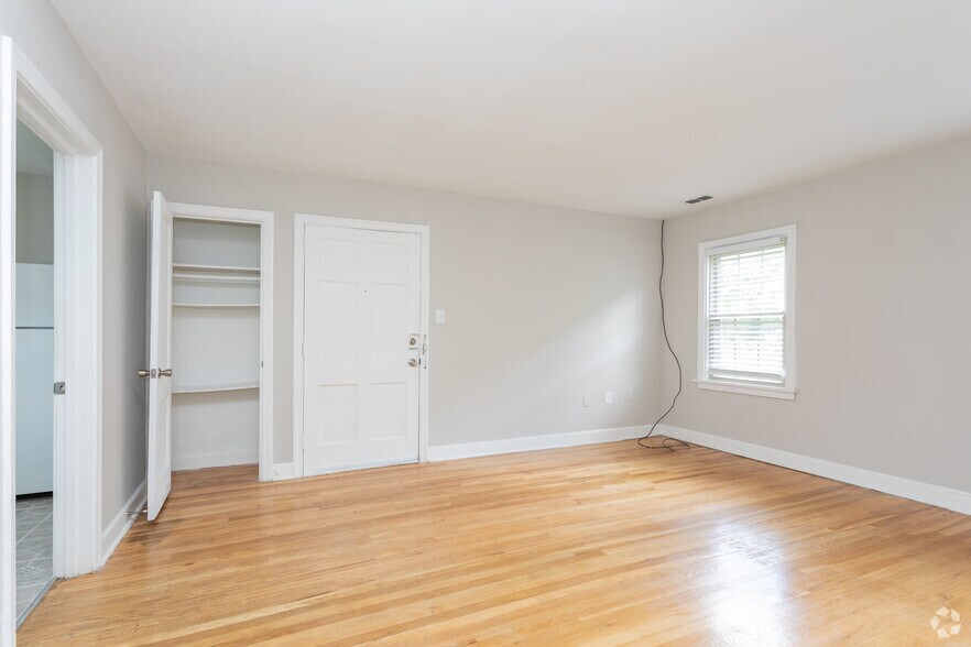 More Photos Of 1107-1117 W Rowan St, Fayetteville Apartments For Sale