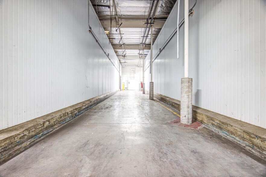 More Photos Of 6820-6830 E Washington Blvd, Commerce Refrigeration Cold Storage For Lease