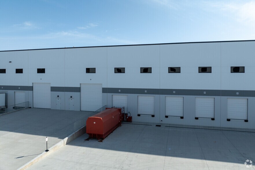 More Photos Of 11400 S Mountain View Cor, South Jordan Distribution For Lease
