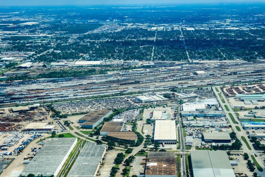 Primary Photo Of 6621 Liberty Rd, Houston Manufacturing For Sale