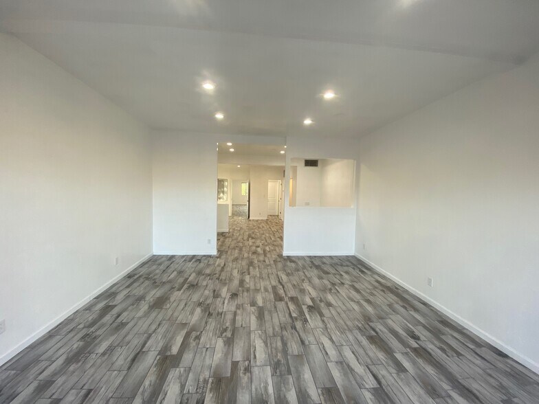 More Photos Of 1157-1197 E Fry Blvd, Sierra Vista Storefront For Lease