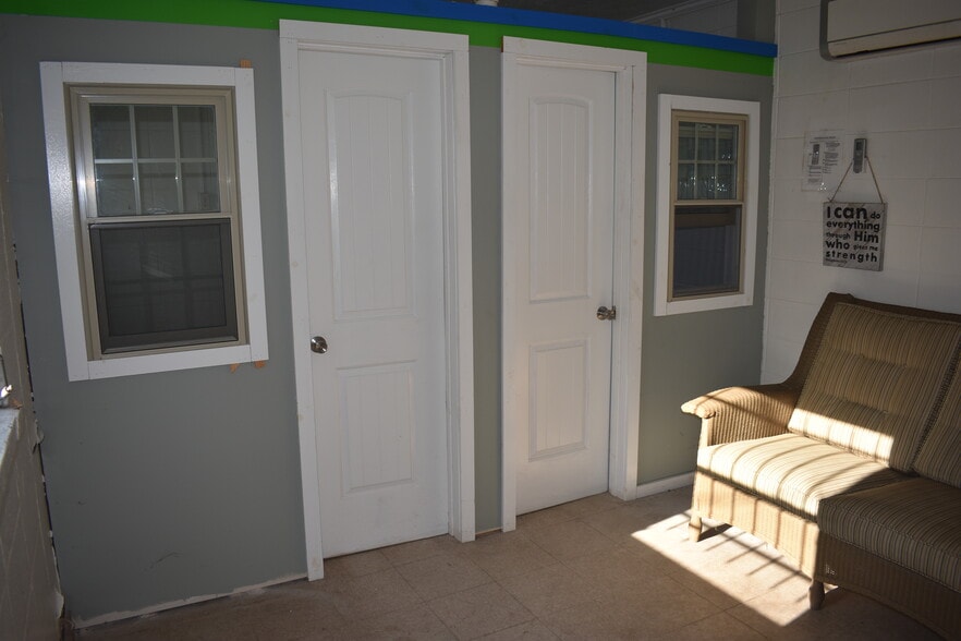 More Photos Of 1484 Broad St, Augusta Freestanding For Sale