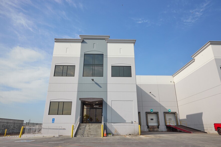 More Photos Of 3000-3090 E Washington Blvd, Los Angeles Refrigeration Cold Storage For Lease