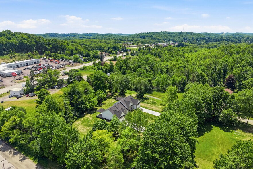 More Photos Of 100 Huselton Dr, Butler Specialty For Sale